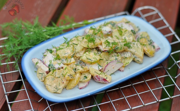 sałatka z młodych ziemniaków i rzodkiewki