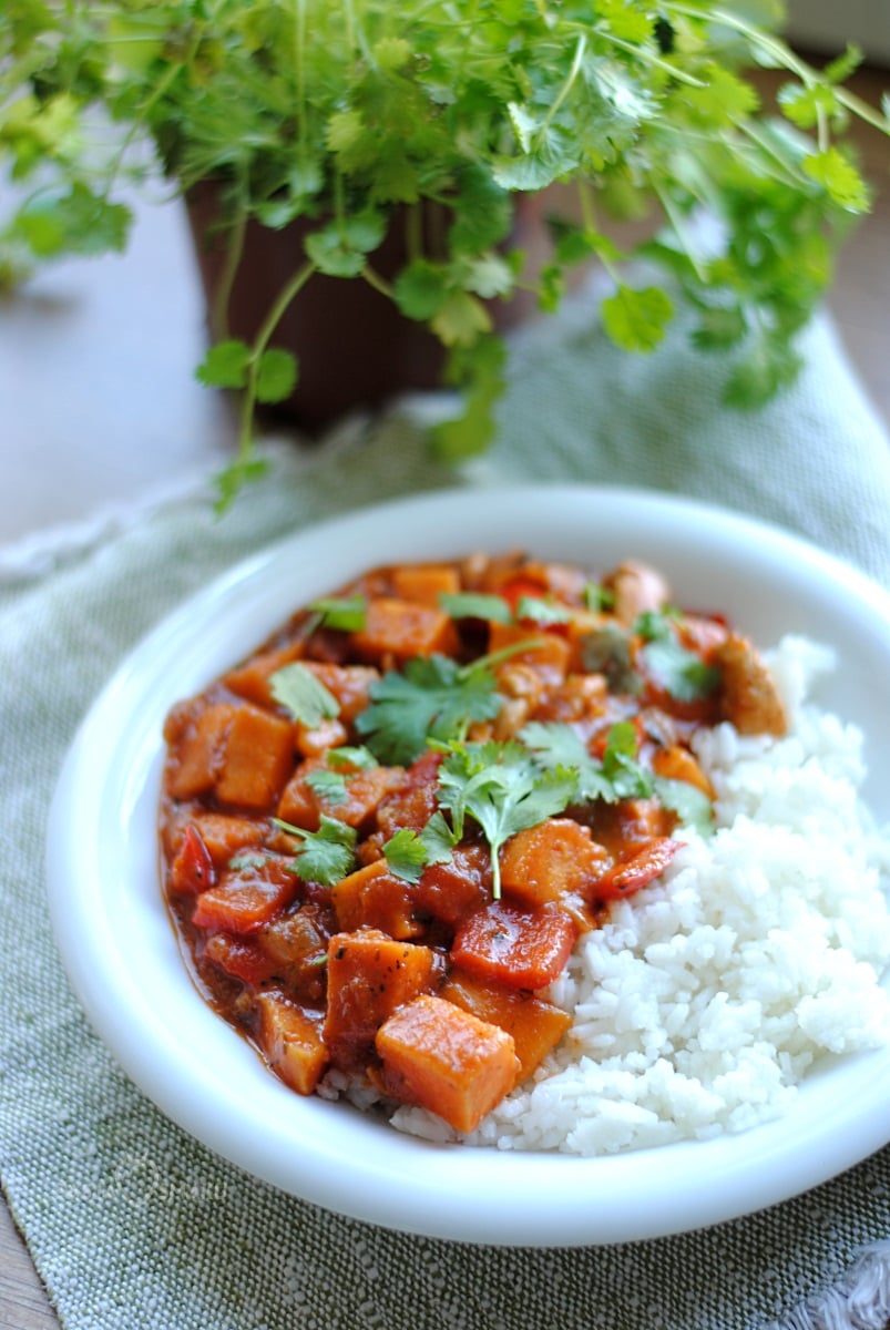 Pomidorowe curry z batatami i kurczakiem