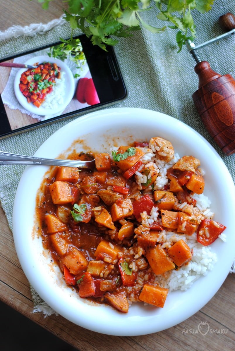 Curry z batatami i kurczakiem
