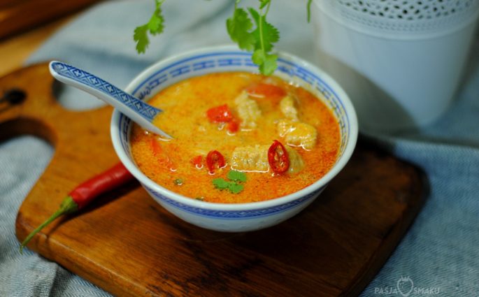 tom yum z kurczakiem
