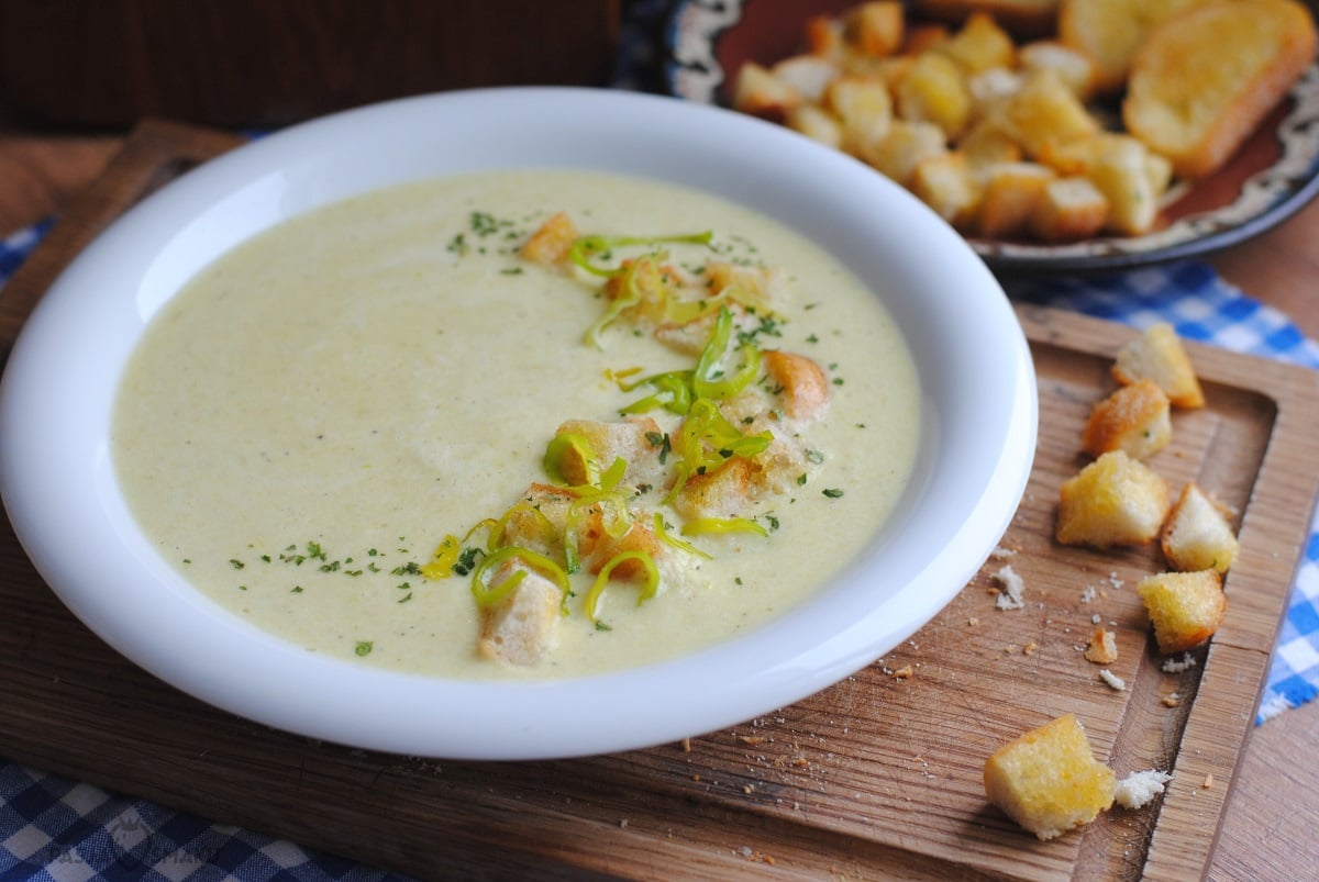 Krem z porów z serkiem topionym 