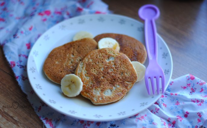 Placuszki z kaszy manny z bananem