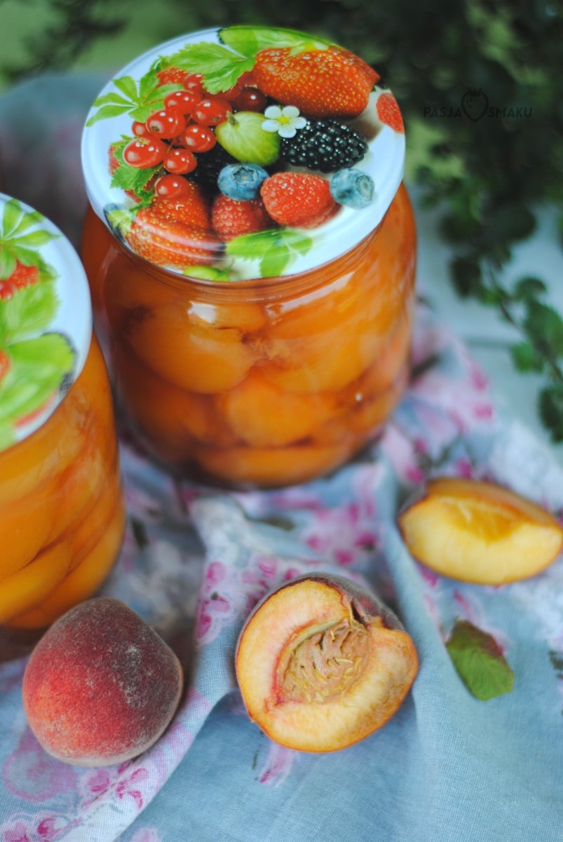 Brzoskwinie w syropie