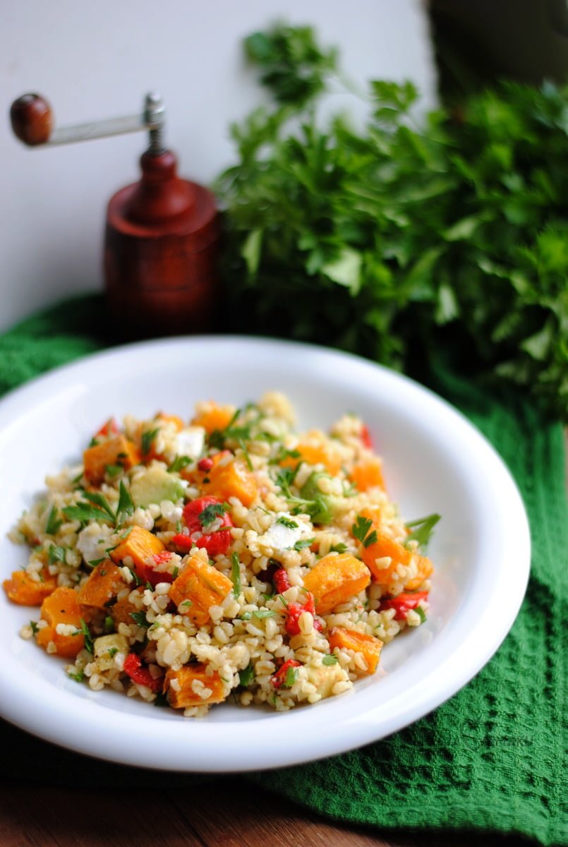 Sałatka z pieczoną dynią i kaszą bulgur 