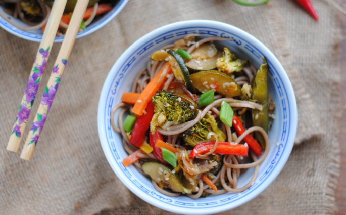 Makaron soba z warzywami