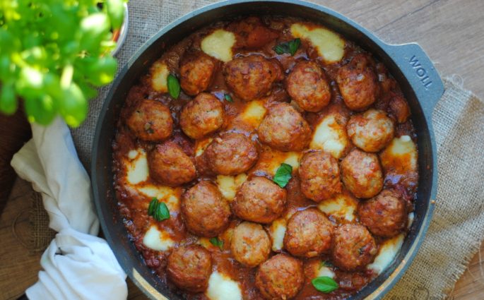 Pulpeciki w sosie pomidorowym z mozzarellą