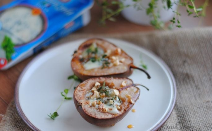 Gruszki zapiekane z gorgonzolą i orzechami