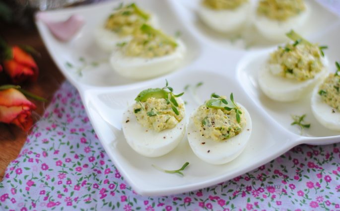 Jajka faszerowane awokado