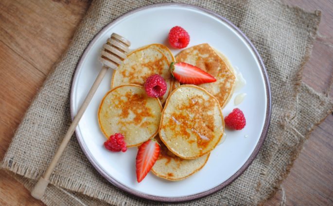 Jogurtowe placuszki z miodem