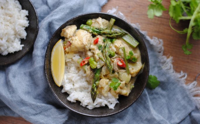 Curry z dorszem i szparagami