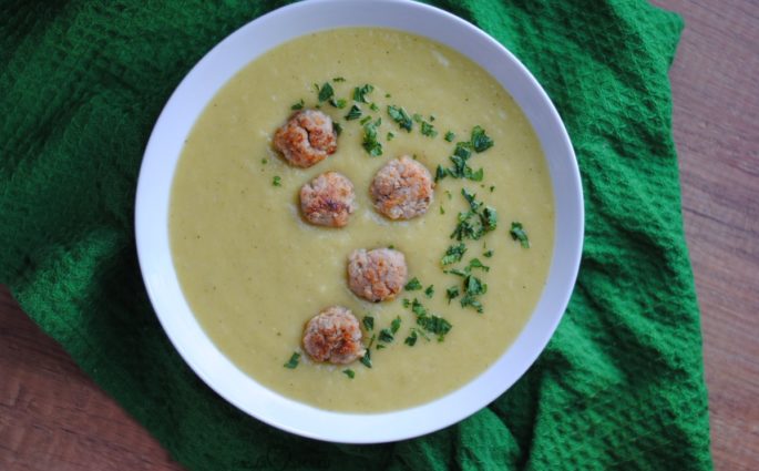 Krem z porów z klopsikami