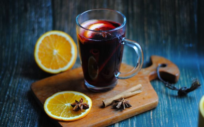 Bezalkoholowy grzaniec z czerwonego wina