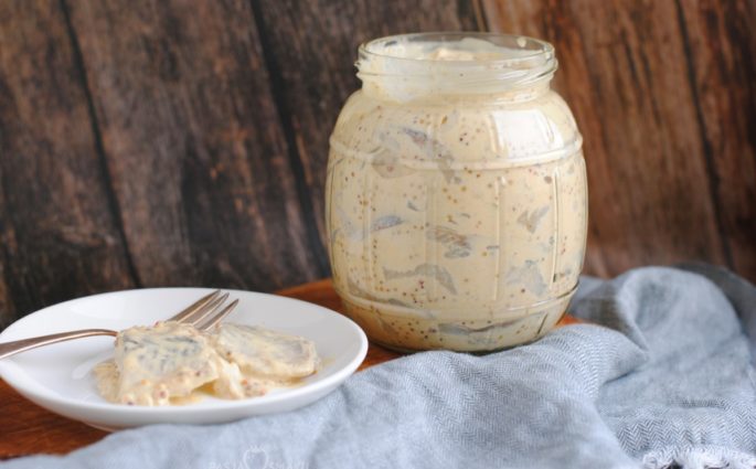 Śledzie w sosie musztardowym