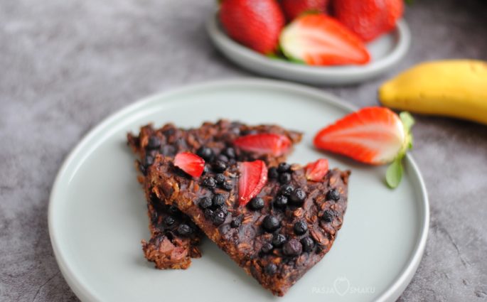 Pieczona owsianka z bananem i czekoladą