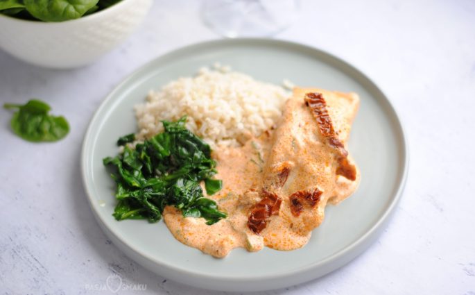 Dorsz w sosie z suszonymi pomidorami