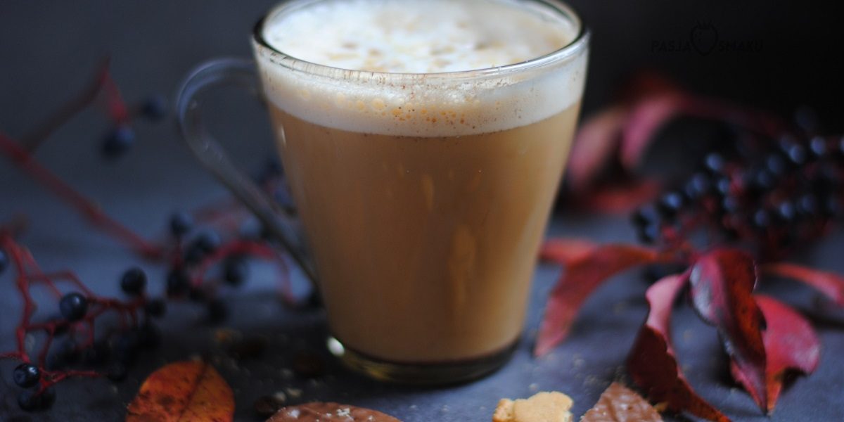 Jesienna kawa z cynamonem i imbirem